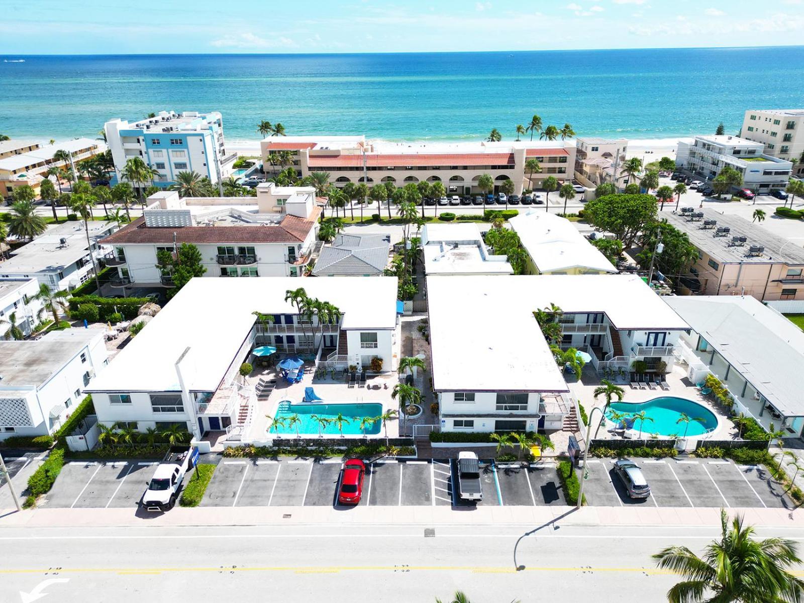 Hotel Blue Strawberry By The Sea Lauderdale-by-the-Sea Exterior foto
