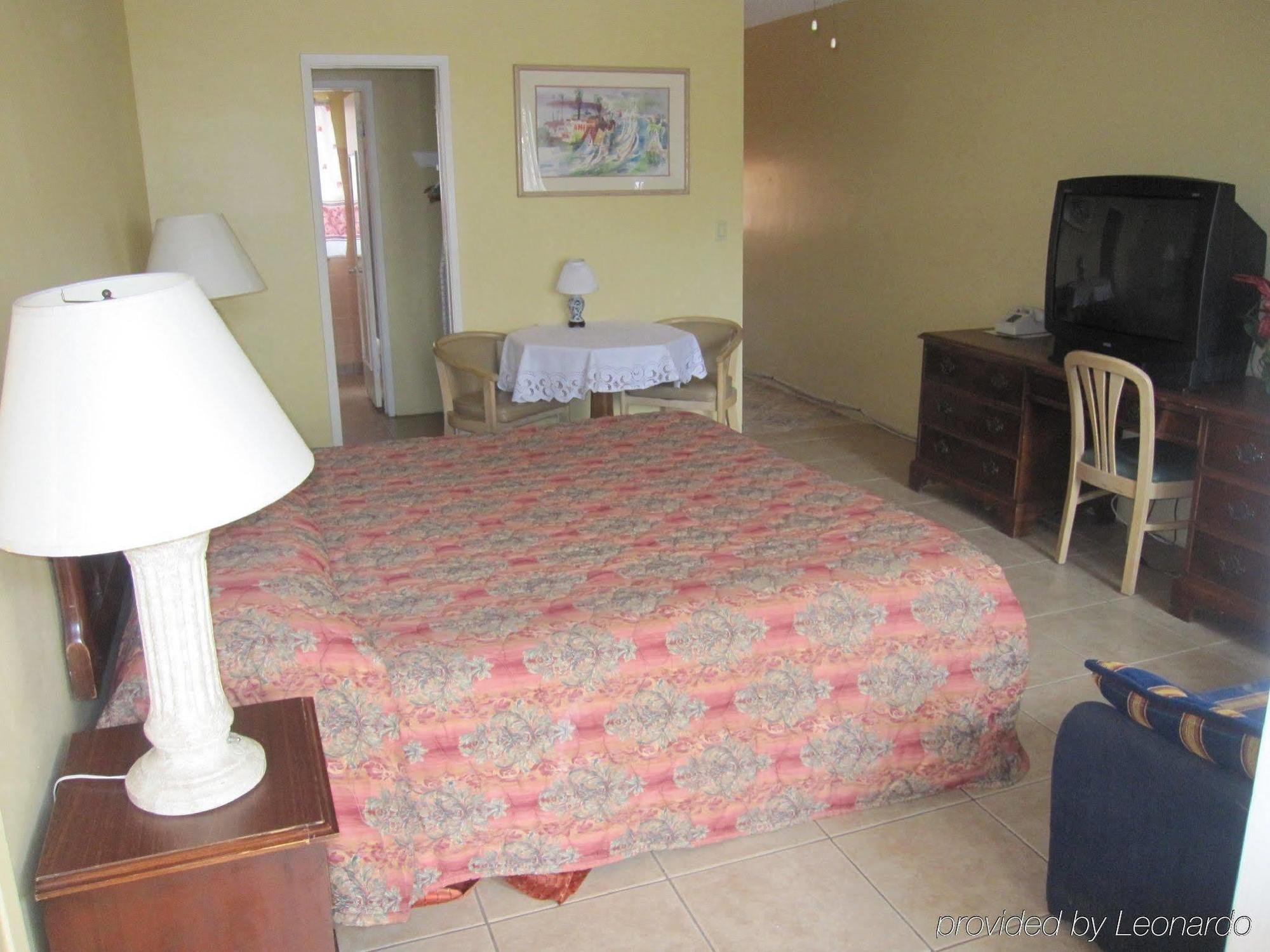 Hotel Blue Strawberry By The Sea Lauderdale-by-the-Sea Exterior foto