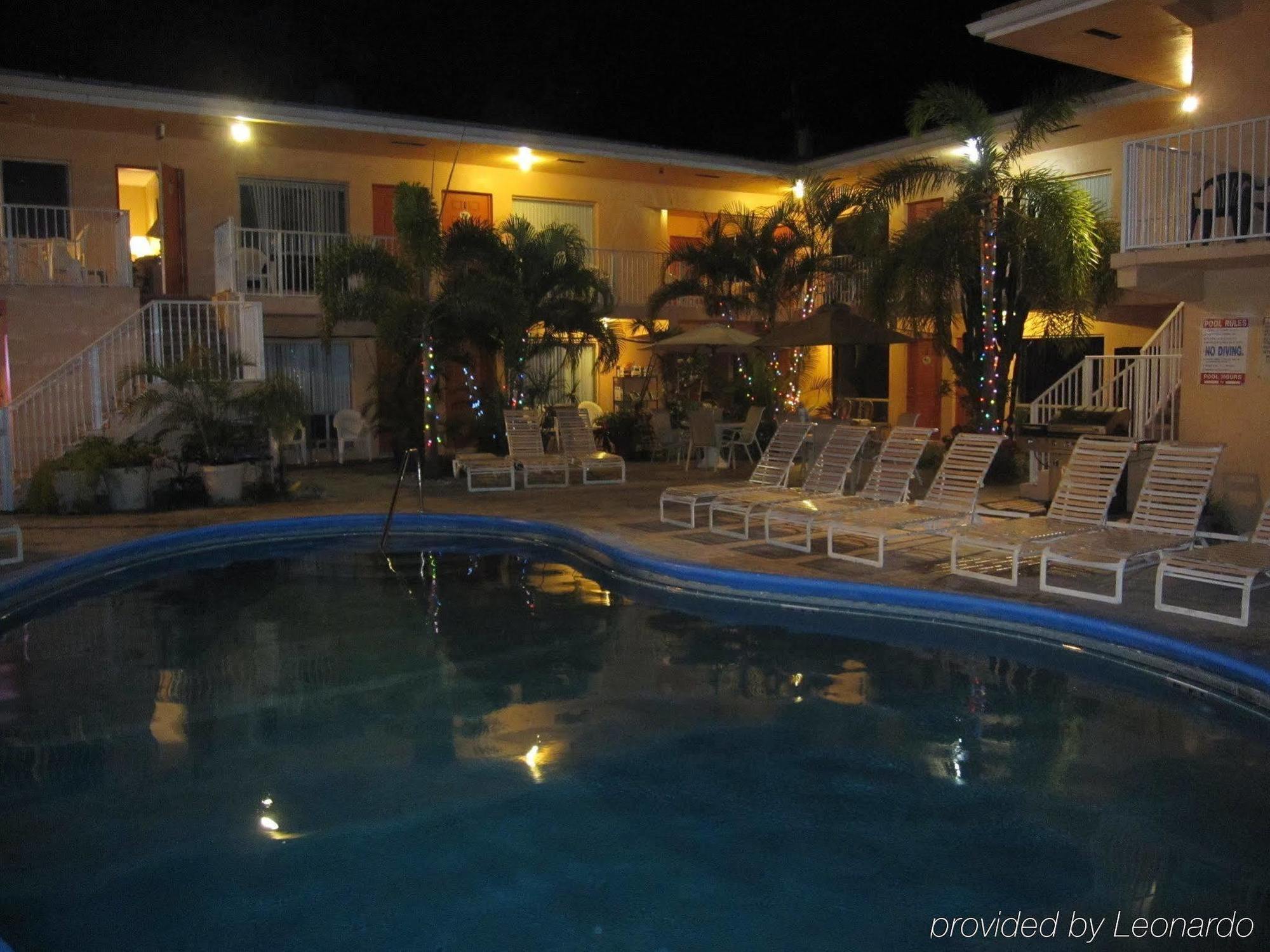 Hotel Blue Strawberry By The Sea Lauderdale-by-the-Sea Exterior foto