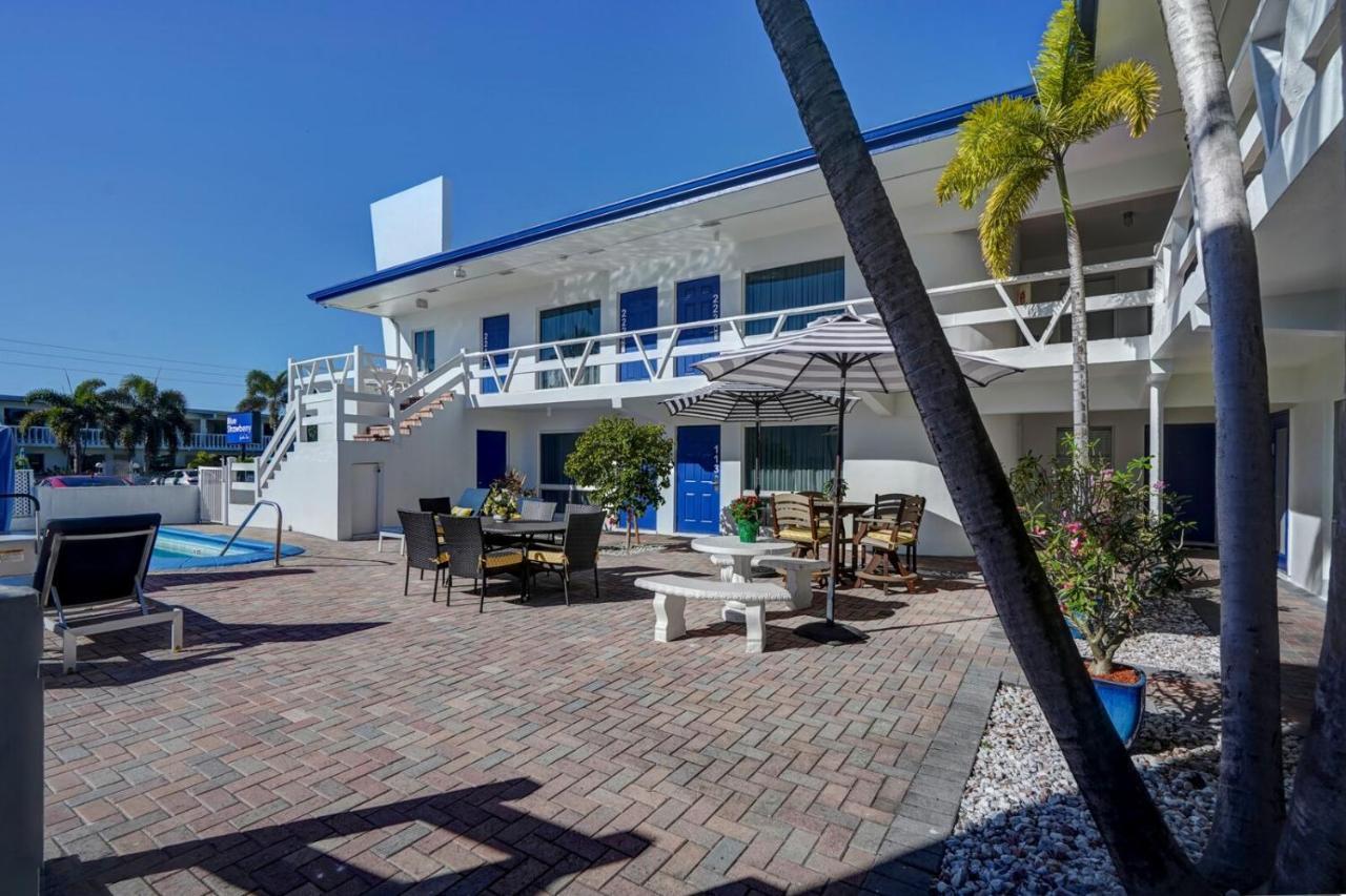 Hotel Blue Strawberry By The Sea Lauderdale-by-the-Sea Exterior foto
