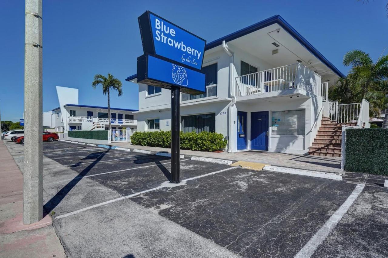 Hotel Blue Strawberry By The Sea Lauderdale-by-the-Sea Exterior foto