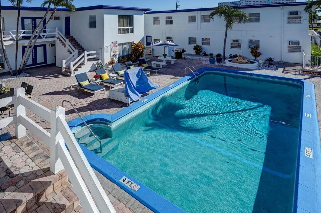 Hotel Blue Strawberry By The Sea Lauderdale-by-the-Sea Exterior foto
