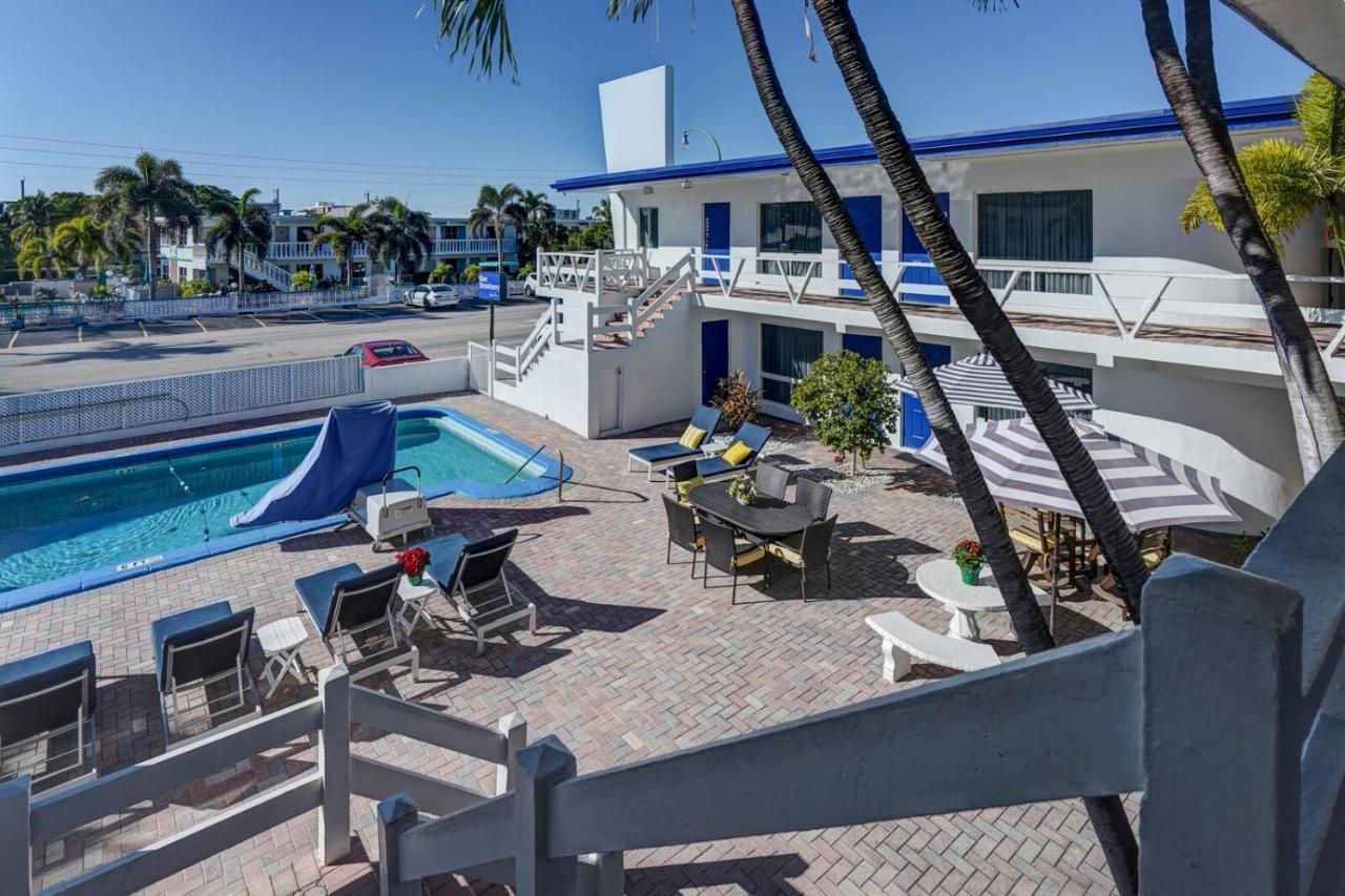 Hotel Blue Strawberry By The Sea Lauderdale-by-the-Sea Exterior foto